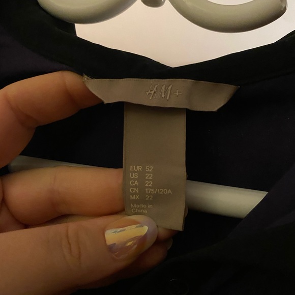 H&M blouse - Picture 3 of 3